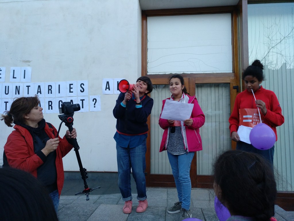Vídeo resum de Dones i Treball, relacions en moviment
